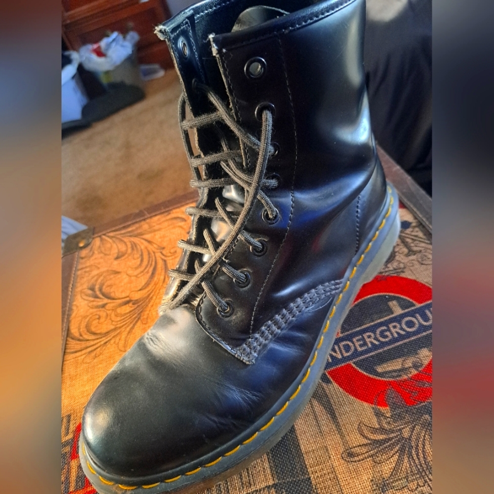 Dr. MARTENS